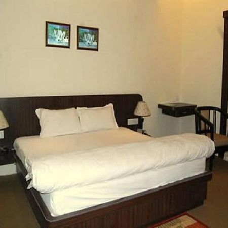 Hotel Royal Panna Shahjahanpur ภายนอก รูปภาพ