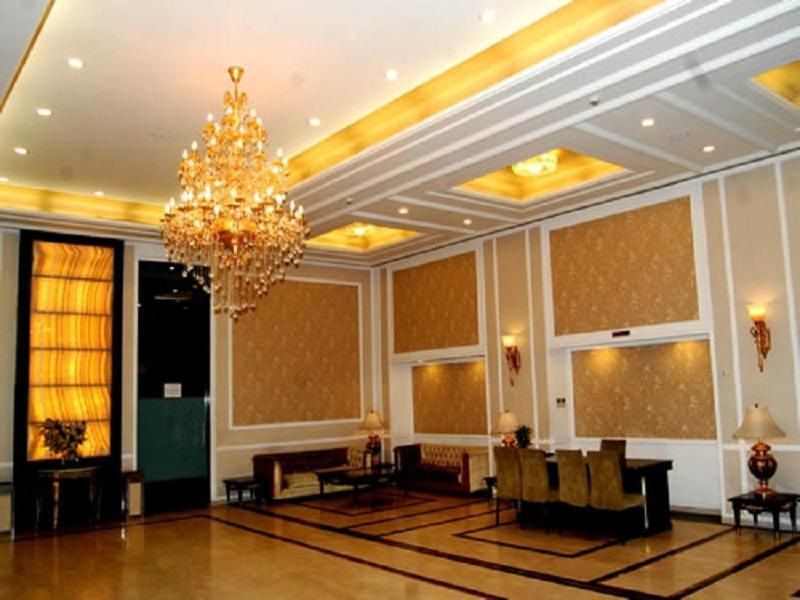 Hotel Royal Panna Shahjahanpur ภายนอก รูปภาพ