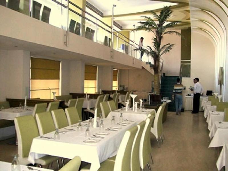 Hotel Royal Panna Shahjahanpur ภายนอก รูปภาพ