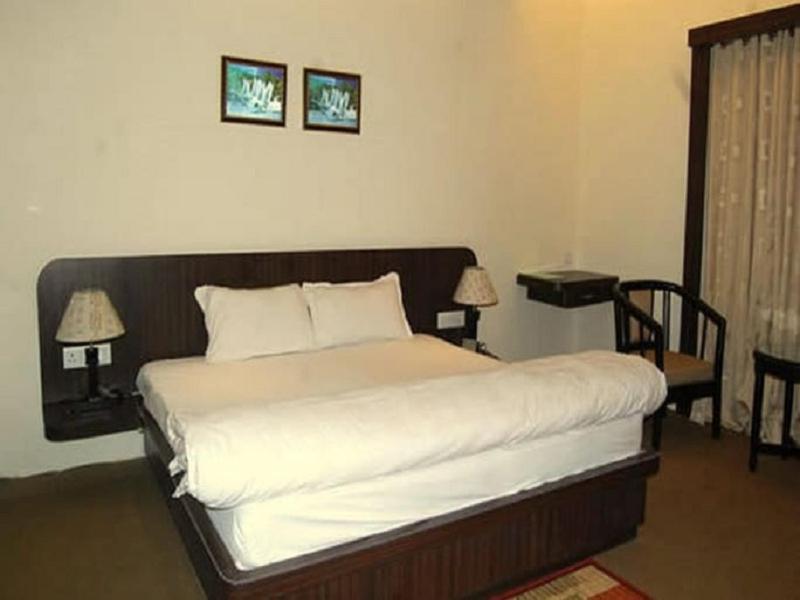 Hotel Royal Panna Shahjahanpur ภายนอก รูปภาพ