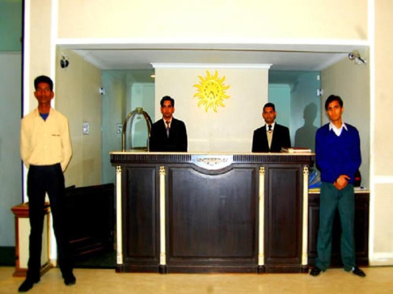 Hotel Royal Panna Shahjahanpur ภายนอก รูปภาพ